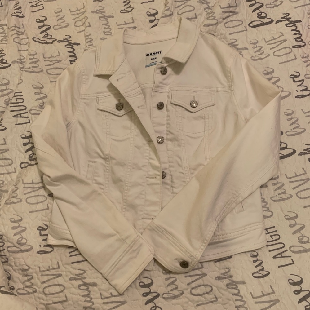 Women’s white jean jacket